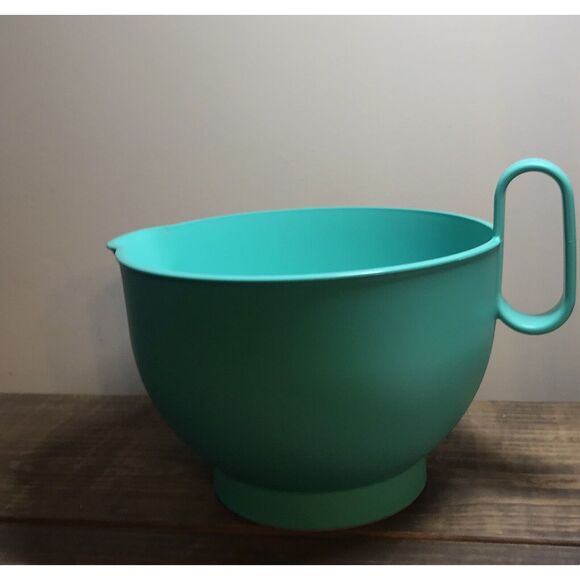 Pampered Chef Aqua Blue Mixing Bowl W/Handle No Slip Bottom Dishwasher Safe - Picture 3 of 5